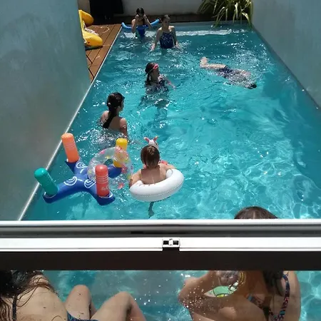 Belle Maison, Beau Quartier, Piscine, Proche Centre, 5 Villa