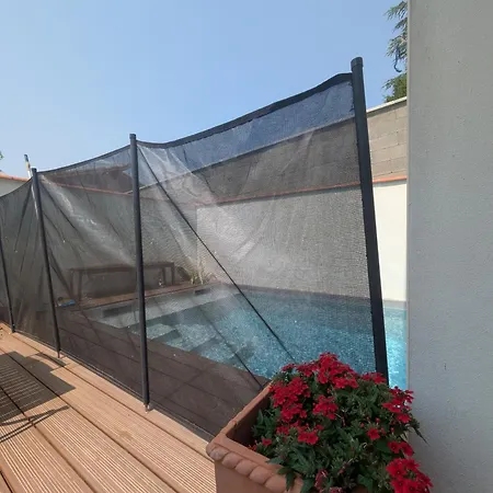Belle Maison, Beau Quartier, Piscine, Proche Centre, 5 *