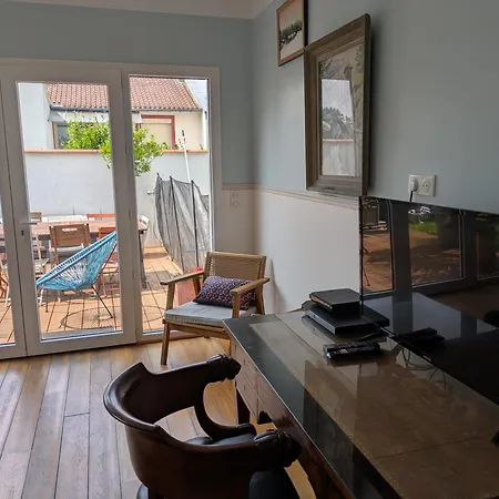 Belle Maison, Beau Quartier, Piscine, Proche Centre, 5 *